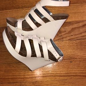 Super cute off white wedges